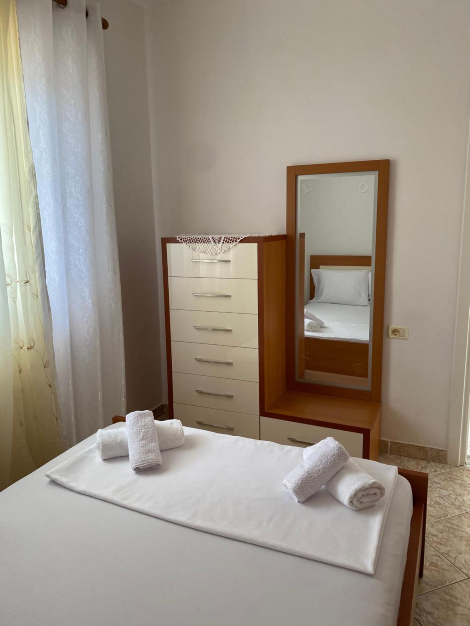 Apartaments Rraku Sarande Luaran gambar